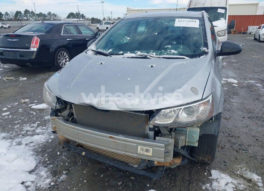 Photo 6 of 2020 Chevrolet Sonic FWD LT (VIN 1G1JD5SBXL4100973)