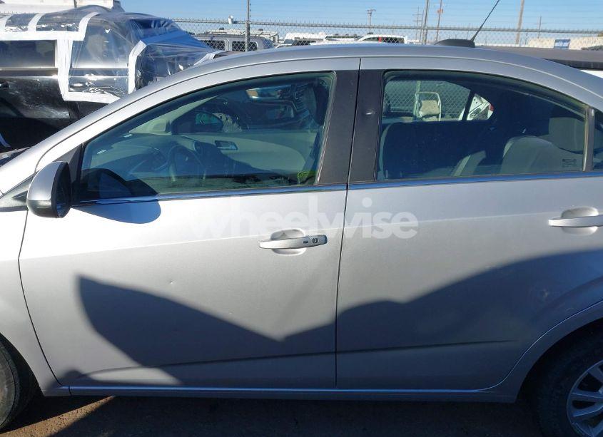 Photo 14 of 2020 Chevrolet Sonic FWD LT (VIN 1G1JD5SBXL4108118)