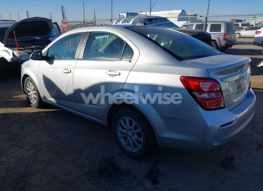 Photo 3 of 2020 Chevrolet Sonic FWD LT (VIN 1G1JD5SBXL4108118)