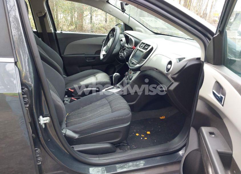 Photo 5 of 2017 Chevrolet Sonic LT AUTO (VIN 1G1JD5SG0H4134309)