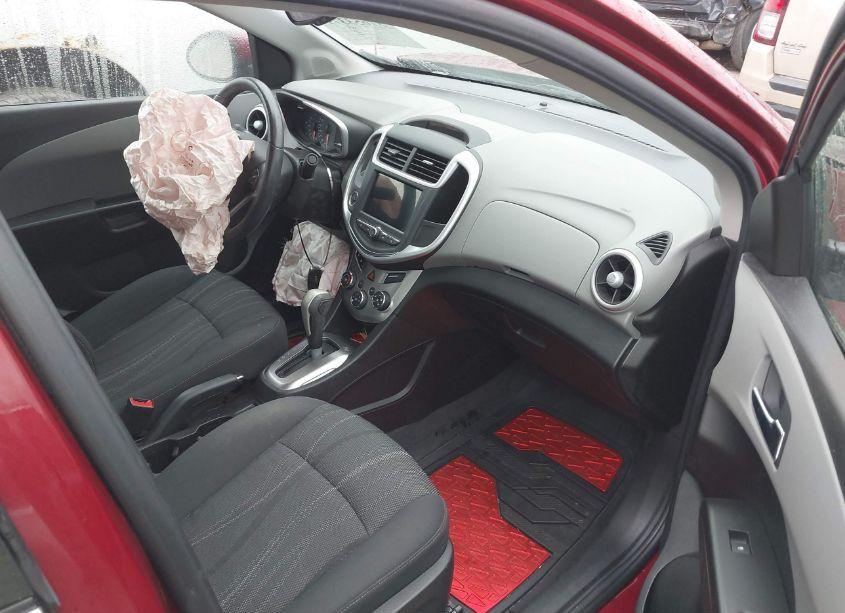 Photo 5 of 2018 Chevrolet Sonic LT AUTO (VIN 1G1JD5SG0J4127026)