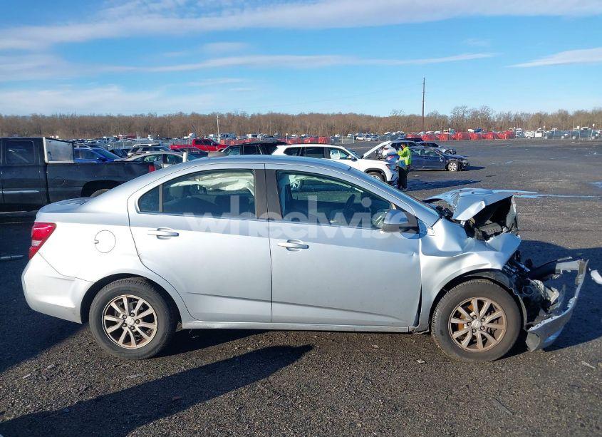 Photo 13 of 2017 Chevrolet Sonic LT AUTO (VIN 1G1JD5SG1H4107832)