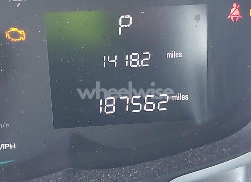 Photo 15 of 2017 Chevrolet Sonic LT AUTO (VIN 1G1JD5SG1H4107832)