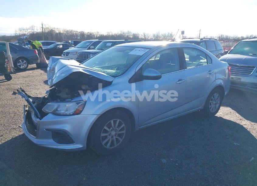 Photo 2 of 2017 Chevrolet Sonic LT AUTO (VIN 1G1JD5SG1H4107832)