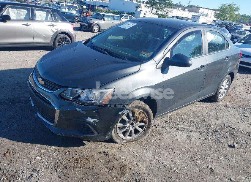 Photo 2 of 2017 Chevrolet Sonic LT AUTO (VIN 1G1JD5SG1H4126767)