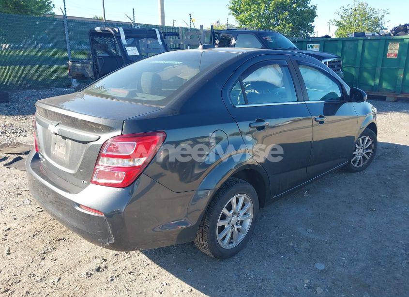 Photo 4 of 2017 Chevrolet Sonic LT AUTO (VIN 1G1JD5SG1H4126767)