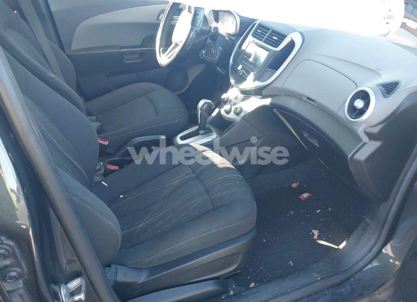 Photo 5 of 2017 Chevrolet Sonic LT AUTO (VIN 1G1JD5SG1H4126767)