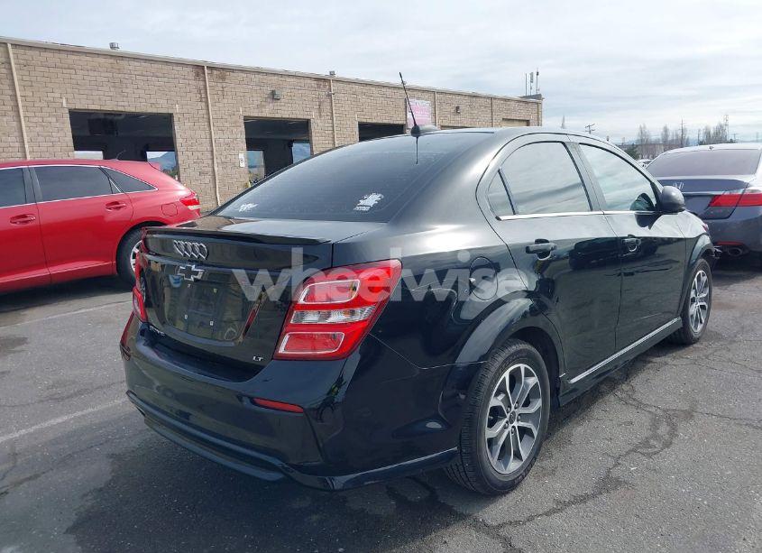 Photo 4 of 2018 Chevrolet Sonic LT AUTO (VIN 1G1JD5SG1J4117301)