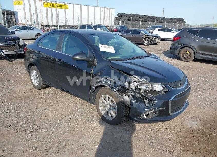 2018 Chevrolet Sonic LT AUTO (VIN 1G1JD5SG2J4117386) main photo