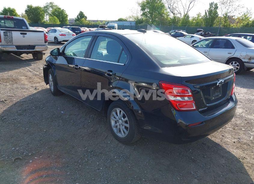 Photo 3 of 2018 Chevrolet Sonic LT AUTO (VIN 1G1JD5SG2J4117386)