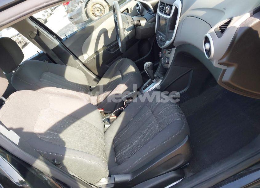 Photo 5 of 2018 Chevrolet Sonic LT AUTO (VIN 1G1JD5SG2J4117386)