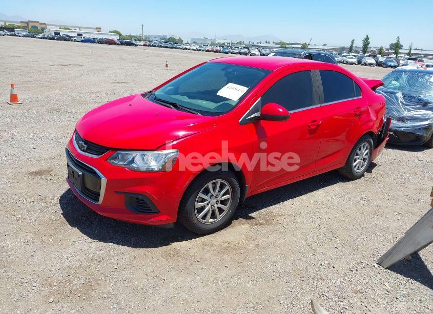 Photo 2 of 2018 Chevrolet Sonic LT AUTO (VIN 1G1JD5SG3J4123567)
