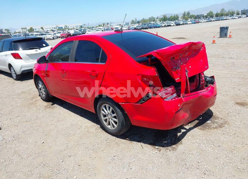 Photo 3 of 2018 Chevrolet Sonic LT AUTO (VIN 1G1JD5SG3J4123567)