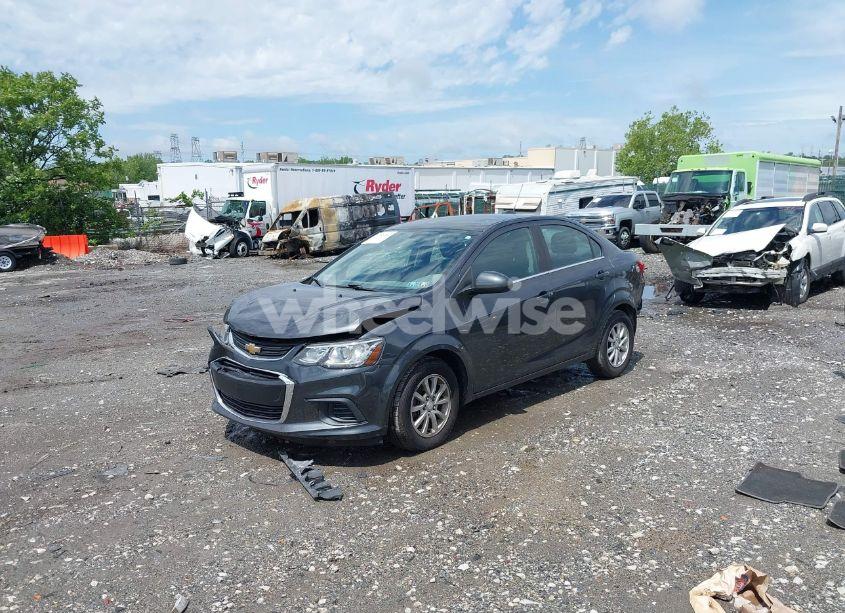 Photo 2 of 2017 Chevrolet Sonic LT AUTO (VIN 1G1JD5SG5H4148271)