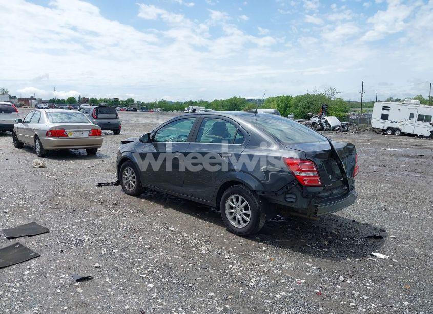 Photo 3 of 2017 Chevrolet Sonic LT AUTO (VIN 1G1JD5SG5H4148271)