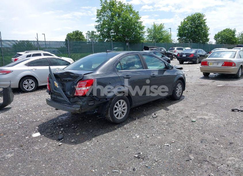 Photo 4 of 2017 Chevrolet Sonic LT AUTO (VIN 1G1JD5SG5H4148271)