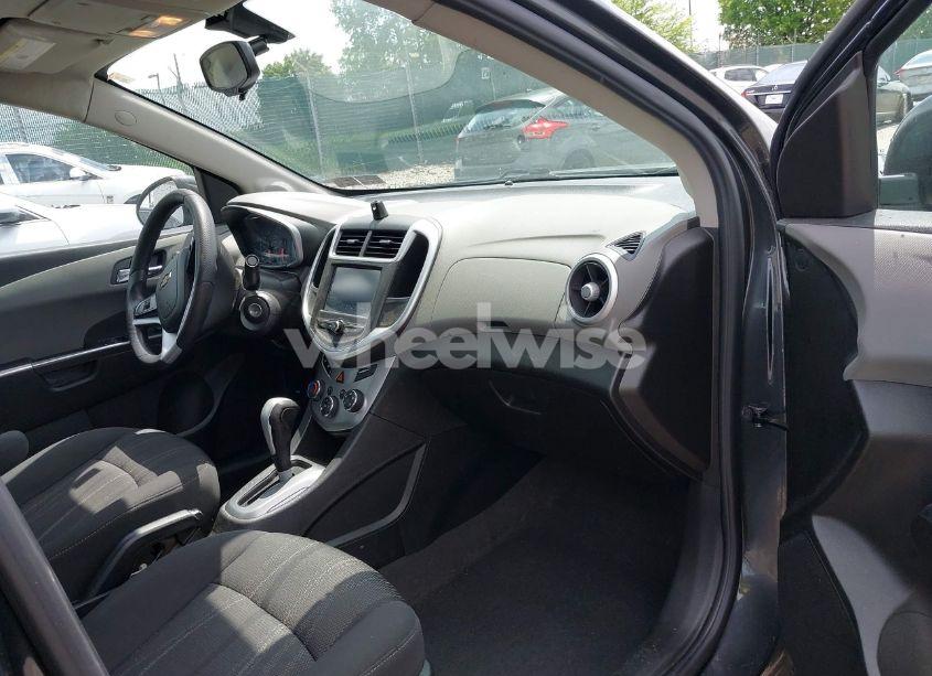 Photo 5 of 2017 Chevrolet Sonic LT AUTO (VIN 1G1JD5SG5H4148271)