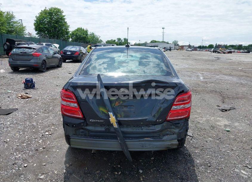 Photo 6 of 2017 Chevrolet Sonic LT AUTO (VIN 1G1JD5SG5H4148271)