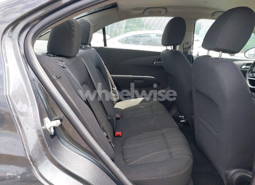 Photo 8 of 2017 Chevrolet Sonic LT AUTO (VIN 1G1JD5SG5H4148271)