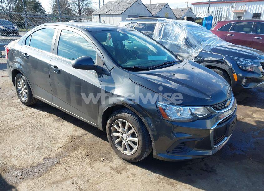 2018 Chevrolet Sonic LT AUTO (VIN 1G1JD5SG6J4129962) main photo