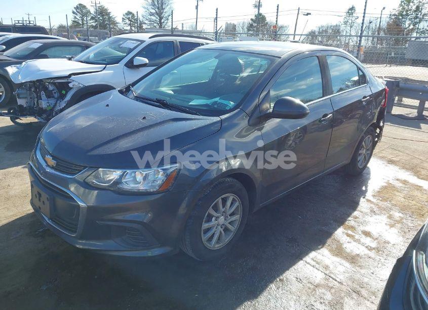 Photo 2 of 2018 Chevrolet Sonic LT AUTO (VIN 1G1JD5SG6J4129962)