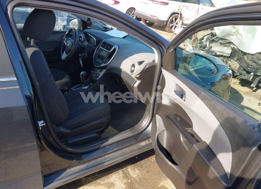 Photo 5 of 2018 Chevrolet Sonic LT AUTO (VIN 1G1JD5SG6J4129962)