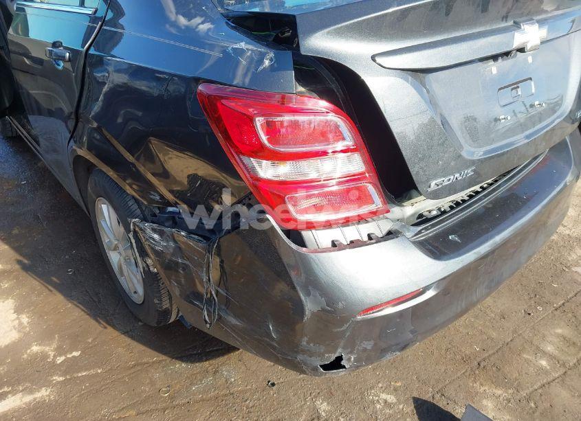 Photo 6 of 2018 Chevrolet Sonic LT AUTO (VIN 1G1JD5SG6J4129962)