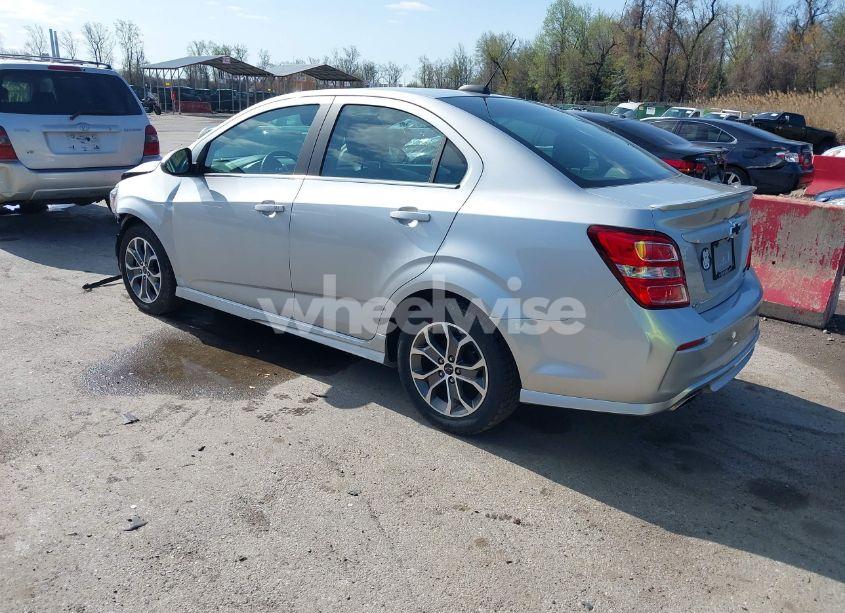 Photo 3 of 2018 Chevrolet Sonic LT AUTO (VIN 1G1JD5SG6J4132523)