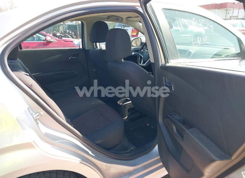 Photo 8 of 2018 Chevrolet Sonic LT AUTO (VIN 1G1JD5SG6J4132523)