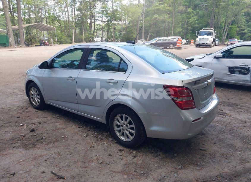 Photo 3 of 2017 Chevrolet Sonic LT AUTO (VIN 1G1JD5SG7H4121301)