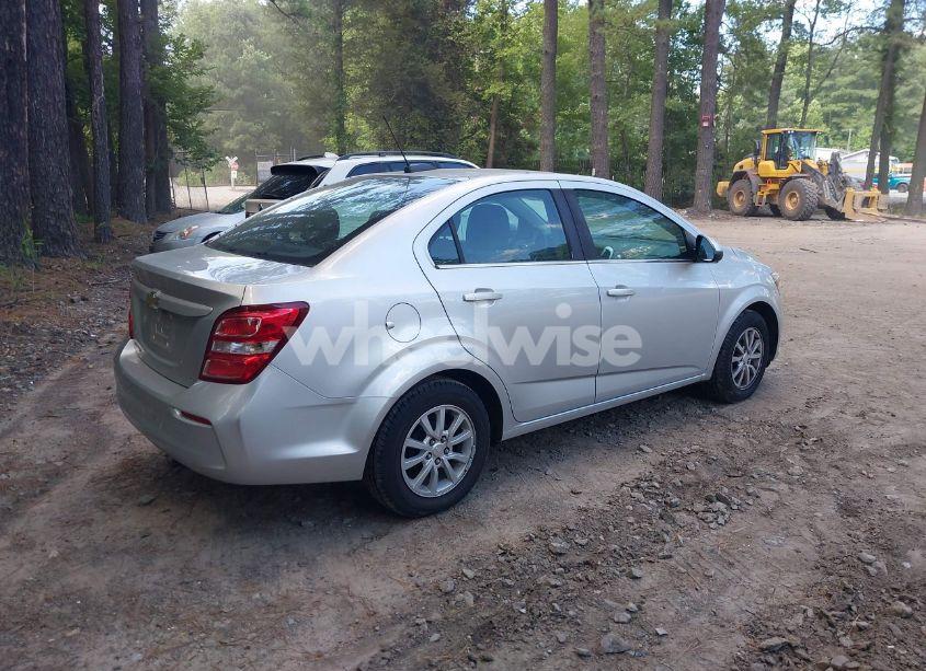 Photo 4 of 2017 Chevrolet Sonic LT AUTO (VIN 1G1JD5SG7H4121301)