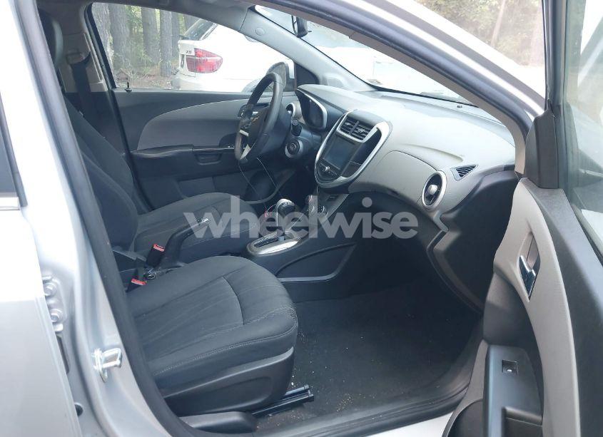 Photo 5 of 2017 Chevrolet Sonic LT AUTO (VIN 1G1JD5SG7H4121301)