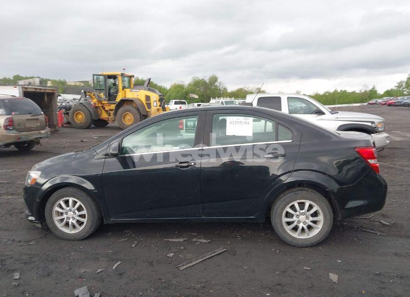 Photo 14 of 2018 Chevrolet Sonic LT AUTO (VIN 1G1JD5SG7J4117061)