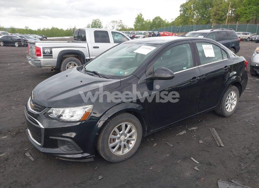 Photo 2 of 2018 Chevrolet Sonic LT AUTO (VIN 1G1JD5SG7J4117061)