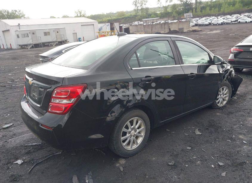 Photo 4 of 2018 Chevrolet Sonic LT AUTO (VIN 1G1JD5SG7J4117061)