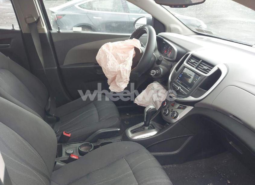 Photo 5 of 2018 Chevrolet Sonic LT AUTO (VIN 1G1JD5SG7J4117061)