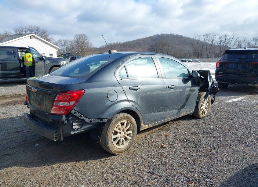Photo 4 of 2017 Chevrolet Sonic LT AUTO (VIN 1G1JD5SG8H4137314)
