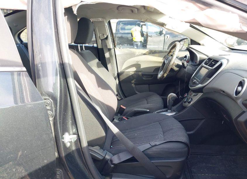 Photo 5 of 2017 Chevrolet Sonic LT AUTO (VIN 1G1JD5SG8H4137314)