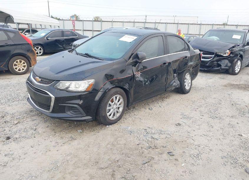 Photo 2 of 2017 Chevrolet Sonic LT AUTO (VIN 1G1JD5SH0H4115803)