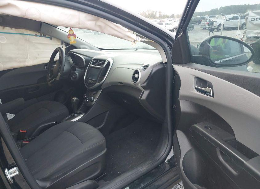 Photo 5 of 2017 Chevrolet Sonic LT AUTO (VIN 1G1JD5SH0H4115803)