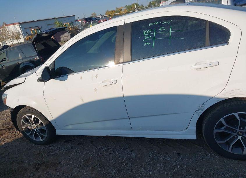 Photo 14 of 2017 Chevrolet Sonic LT AUTO (VIN 1G1JD5SH0H4137879)