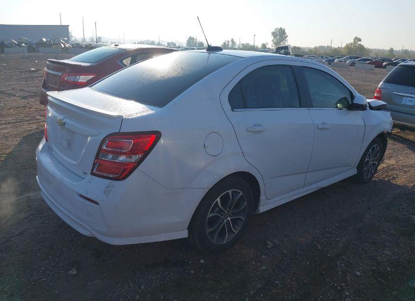 Photo 4 of 2017 Chevrolet Sonic LT AUTO (VIN 1G1JD5SH0H4137879)