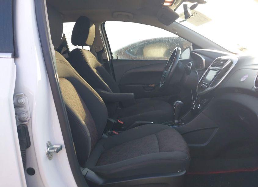 Photo 5 of 2017 Chevrolet Sonic LT AUTO (VIN 1G1JD5SH0H4137879)