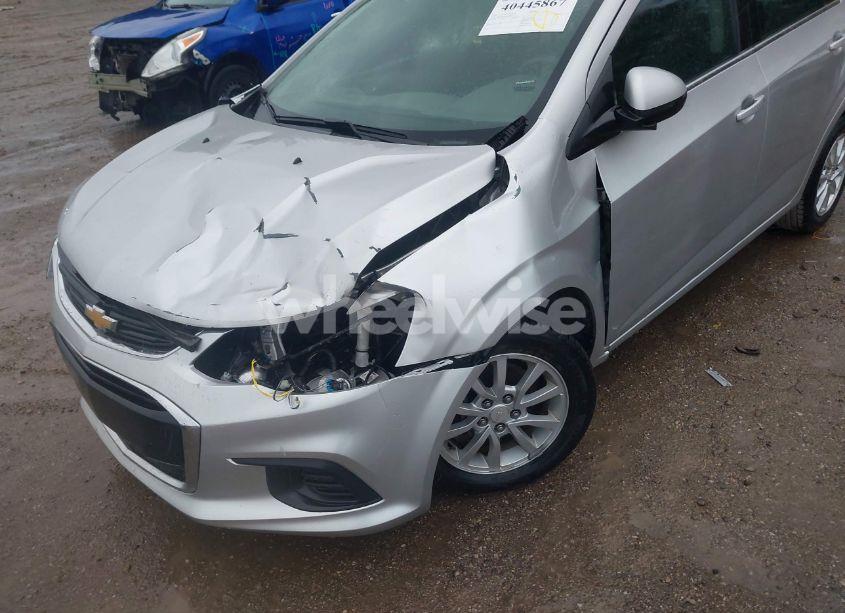 Photo 6 of 2017 Chevrolet Sonic LT AUTO (VIN 1G1JD5SH0H4148056)