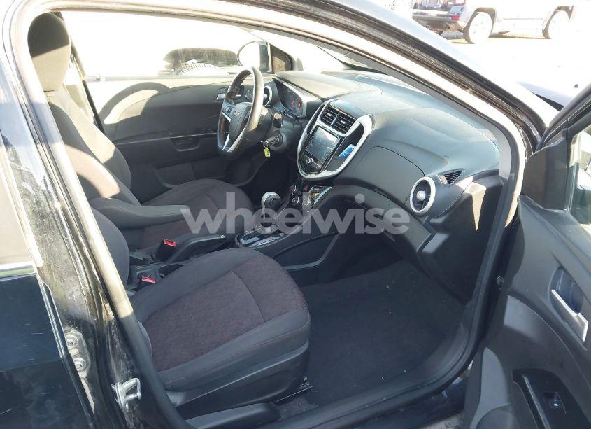 Photo 5 of 2017 Chevrolet Sonic LT AUTO (VIN 1G1JD5SH0H4167206)