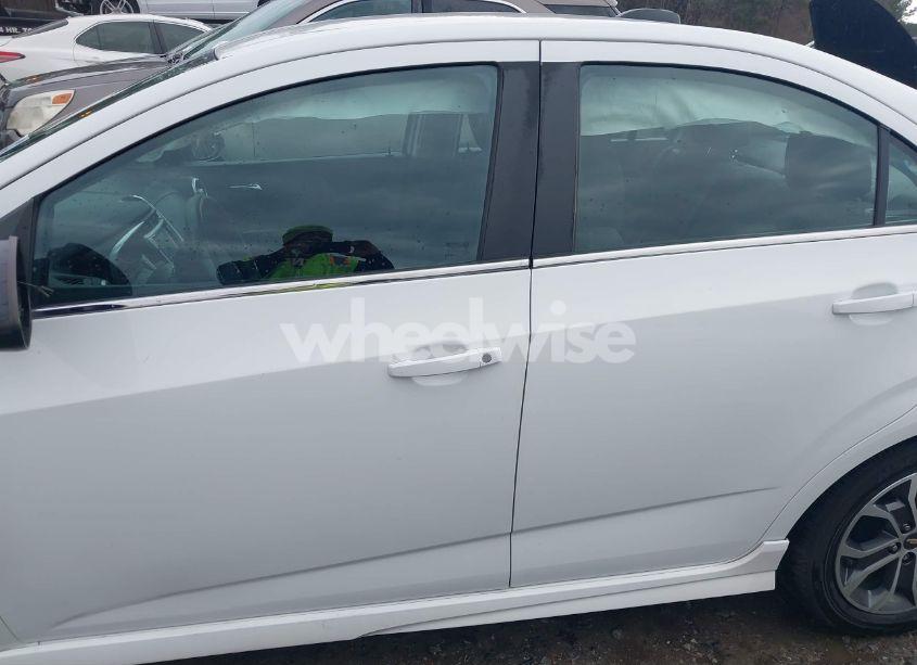 Photo 14 of 2017 Chevrolet Sonic LT AUTO (VIN 1G1JD5SH0H4167545)