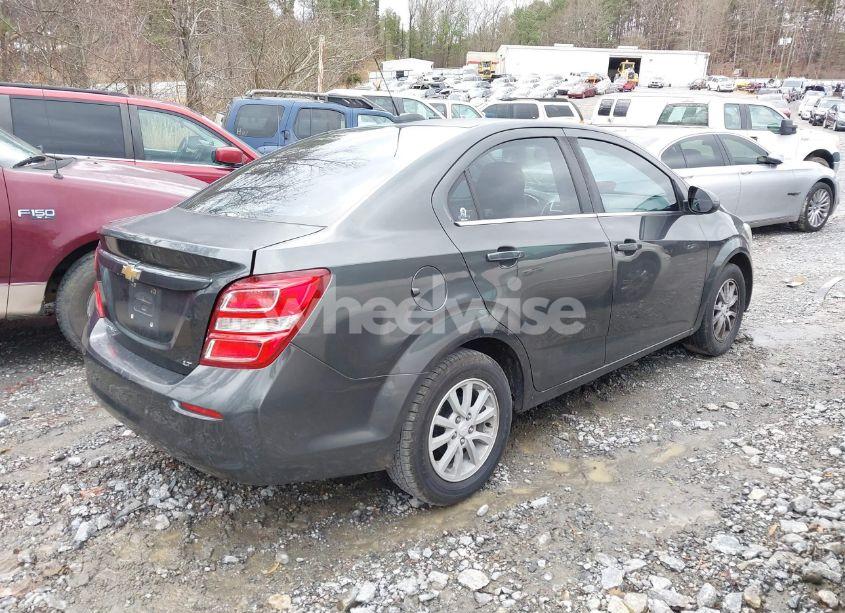 Photo 4 of 2017 Chevrolet Sonic LT AUTO (VIN 1G1JD5SH1H4151855)