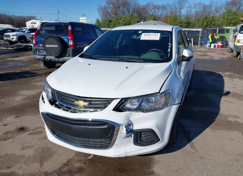 Photo 2 of 2017 Chevrolet Sonic LT AUTO (VIN 1G1JD5SH1H4176156)