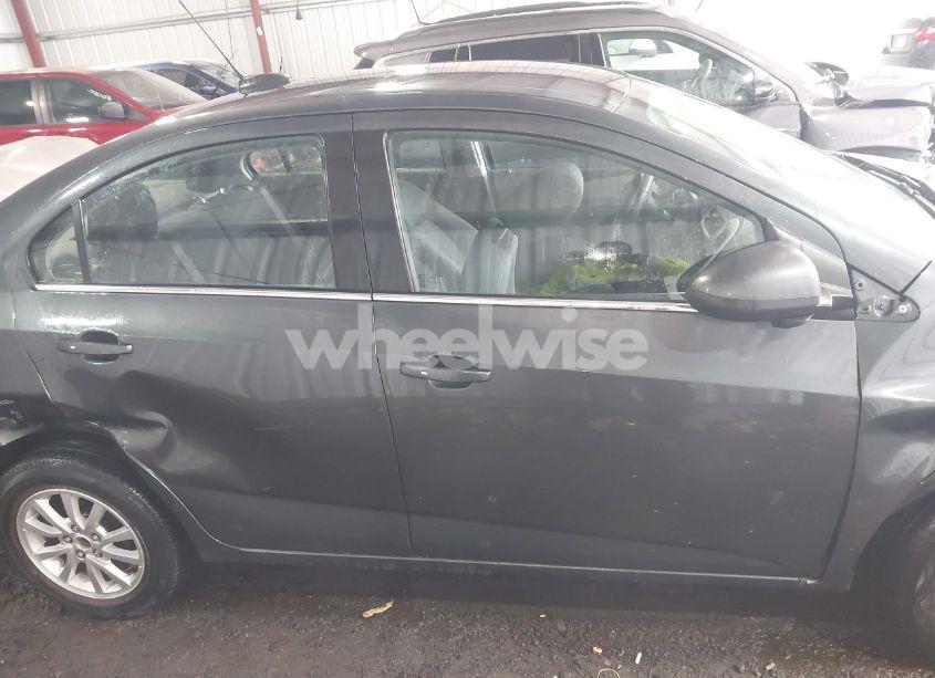 Photo 13 of 2018 Chevrolet Sonic LT AUTO (VIN 1G1JD5SH1J4138593)