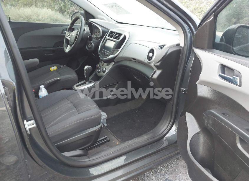 Photo 5 of 2017 Chevrolet Sonic LT AUTO (VIN 1G1JD5SH2H4129797)